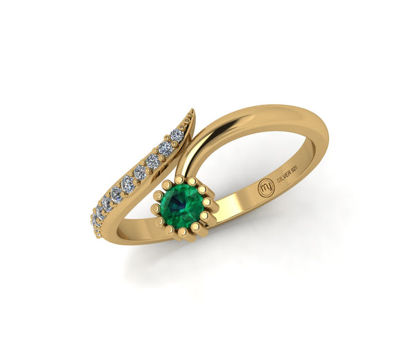 Modish Emerald Silver Ring